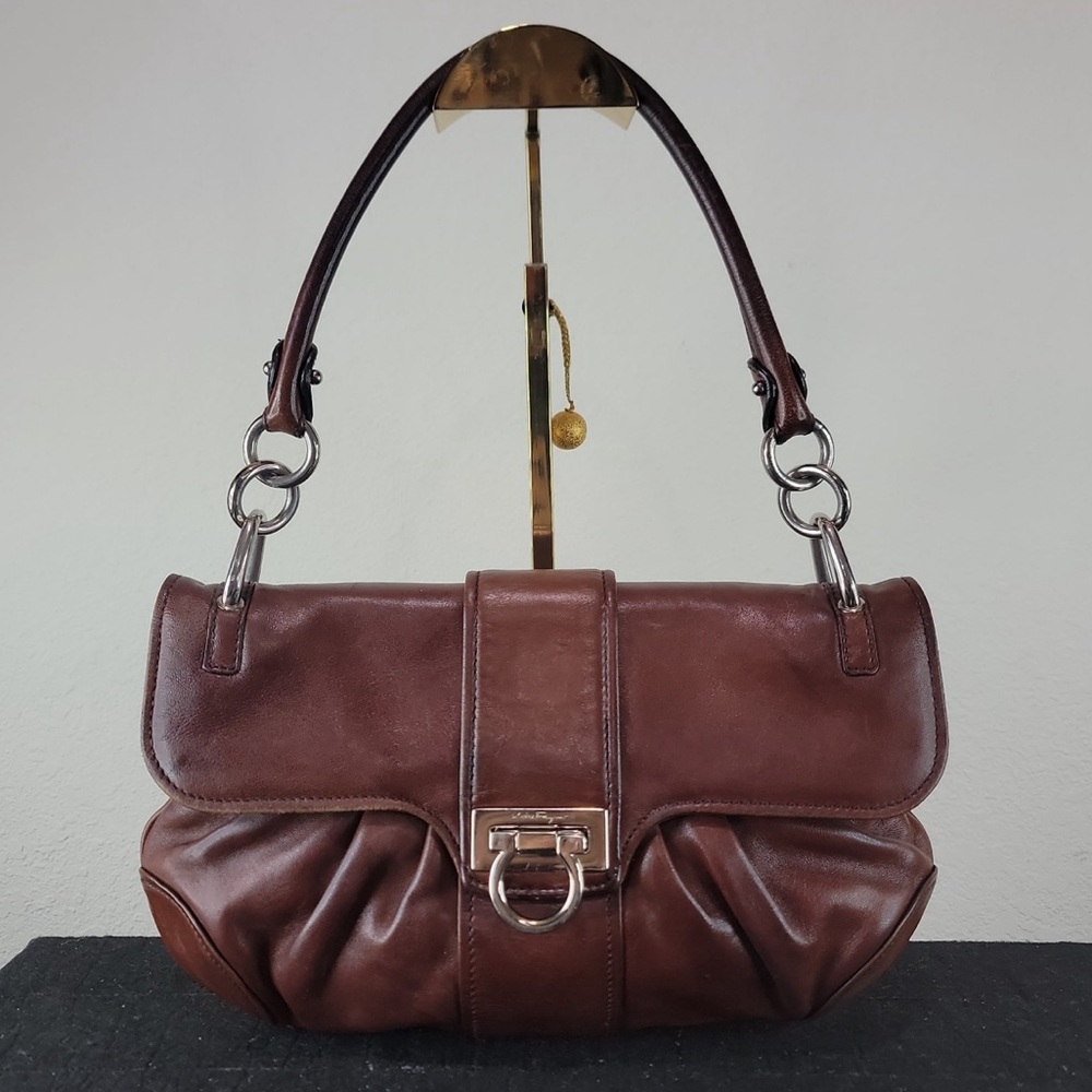 •SALVATORE FERRAGAMO• Vittoria shoulder bag